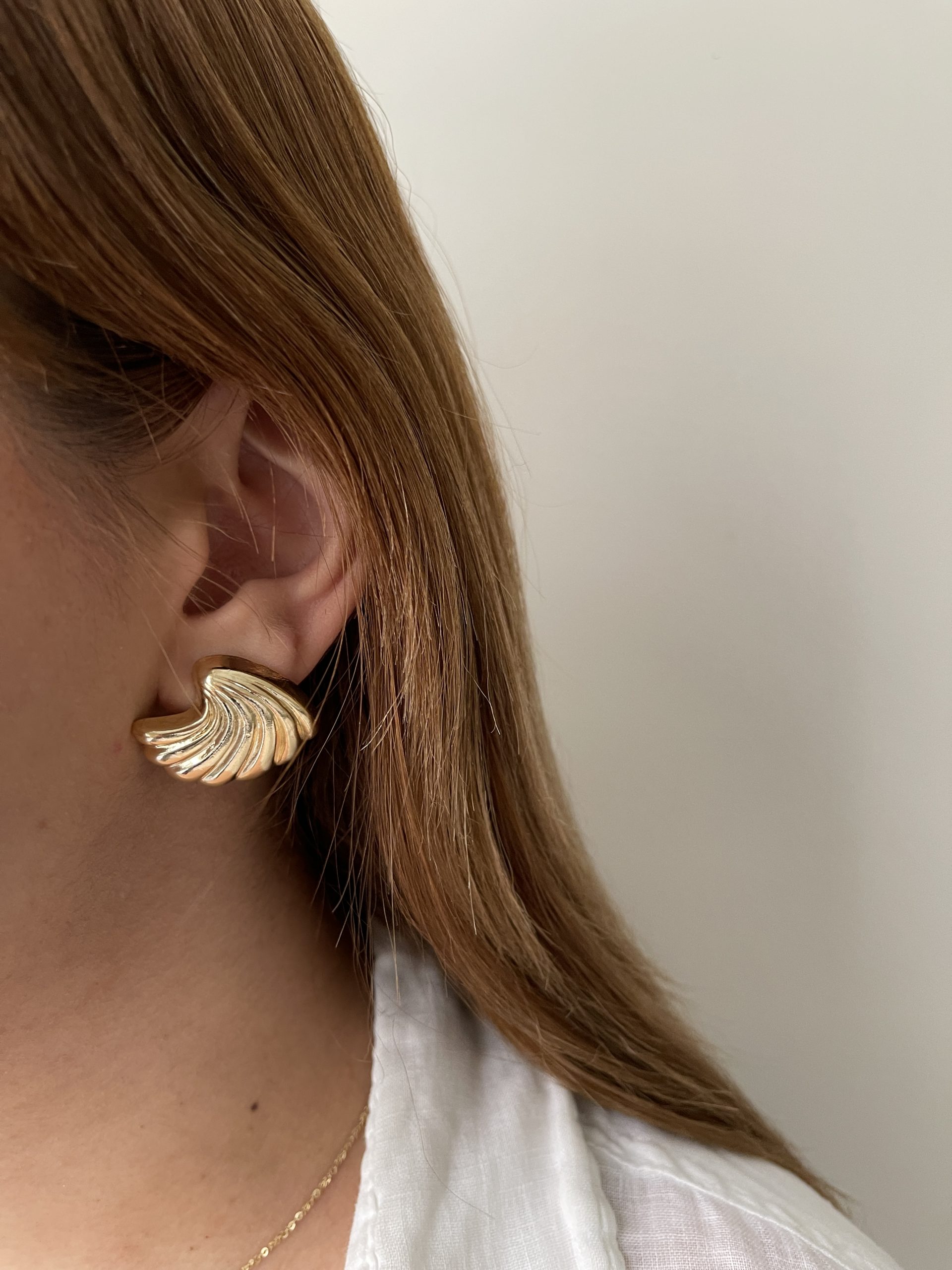 IMG_4654 گوشواره صدف اسپرت - تصویر 1