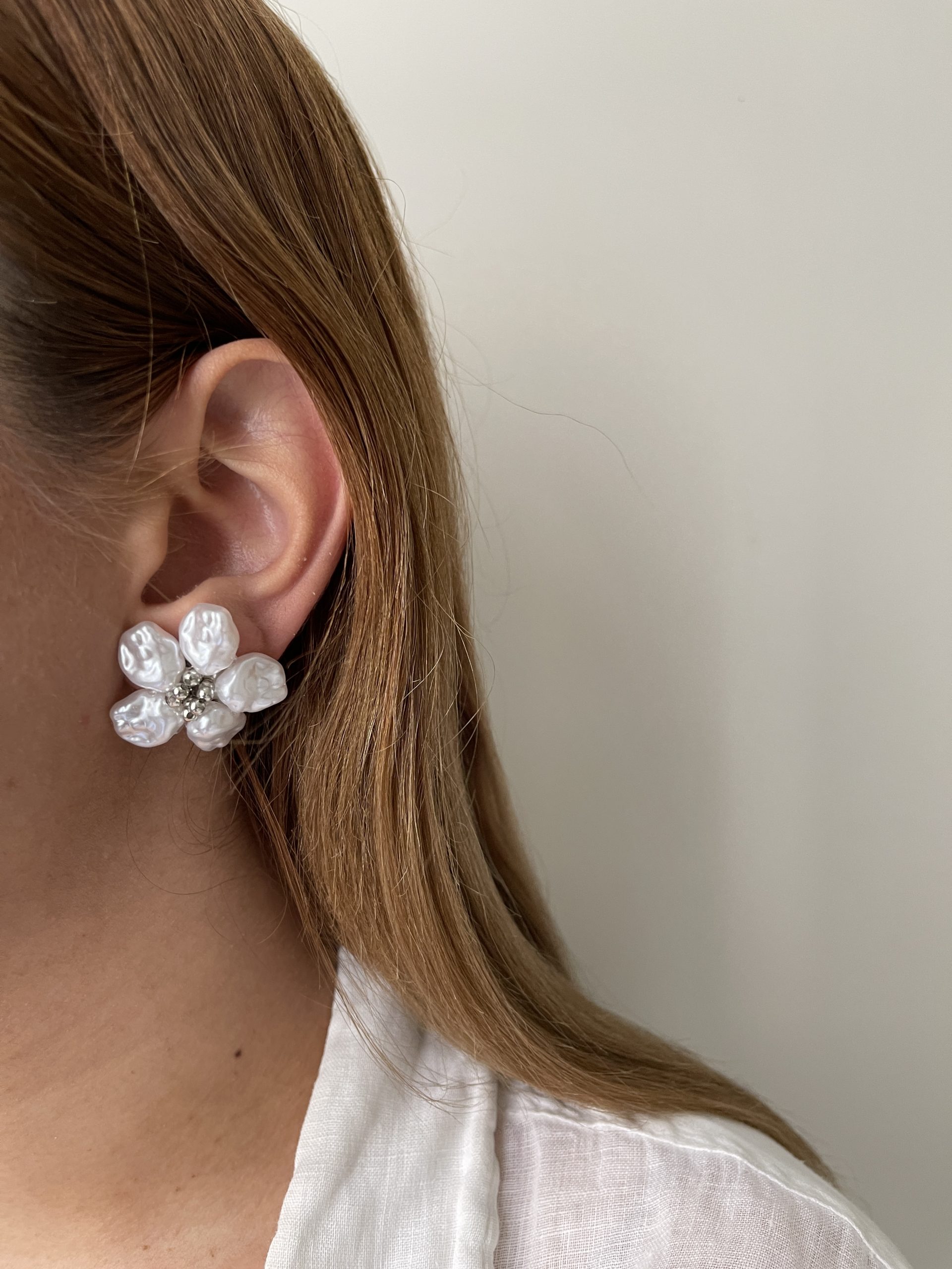 IMG_4807 گوشواره گل مروارید - تصویر 1