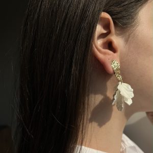 گوشواره گلبرگ صدفی